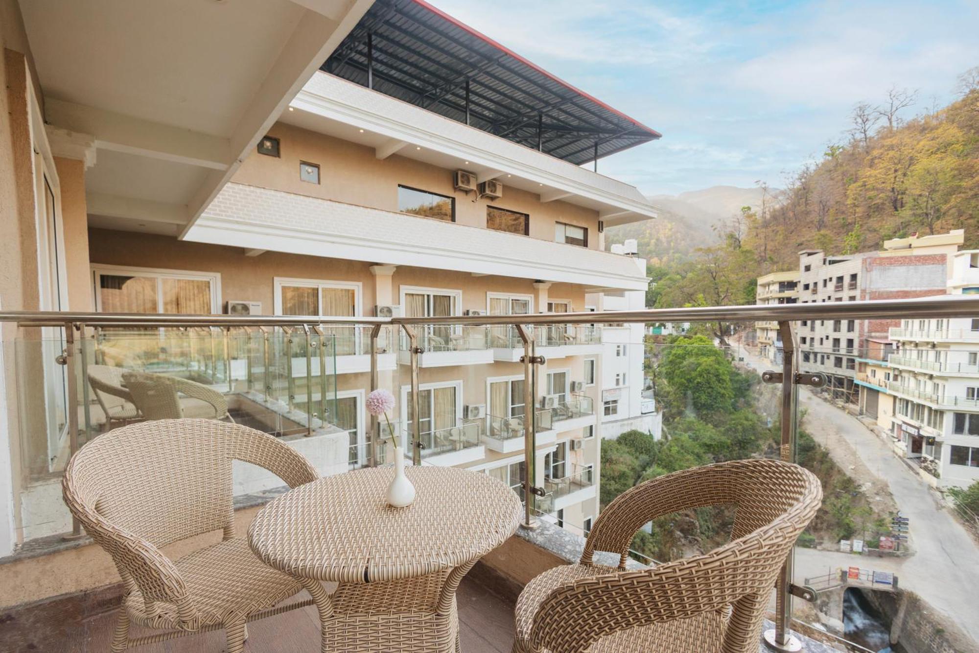 Stone Wood Hotel, Rishikesh Ngoại thất bức ảnh